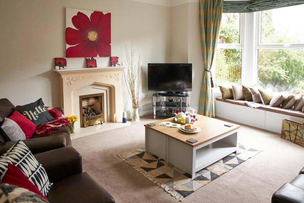 Comfy Big 7 Bedroom Townhouse Χαρογκέιτ Εξωτερικό φωτογραφία