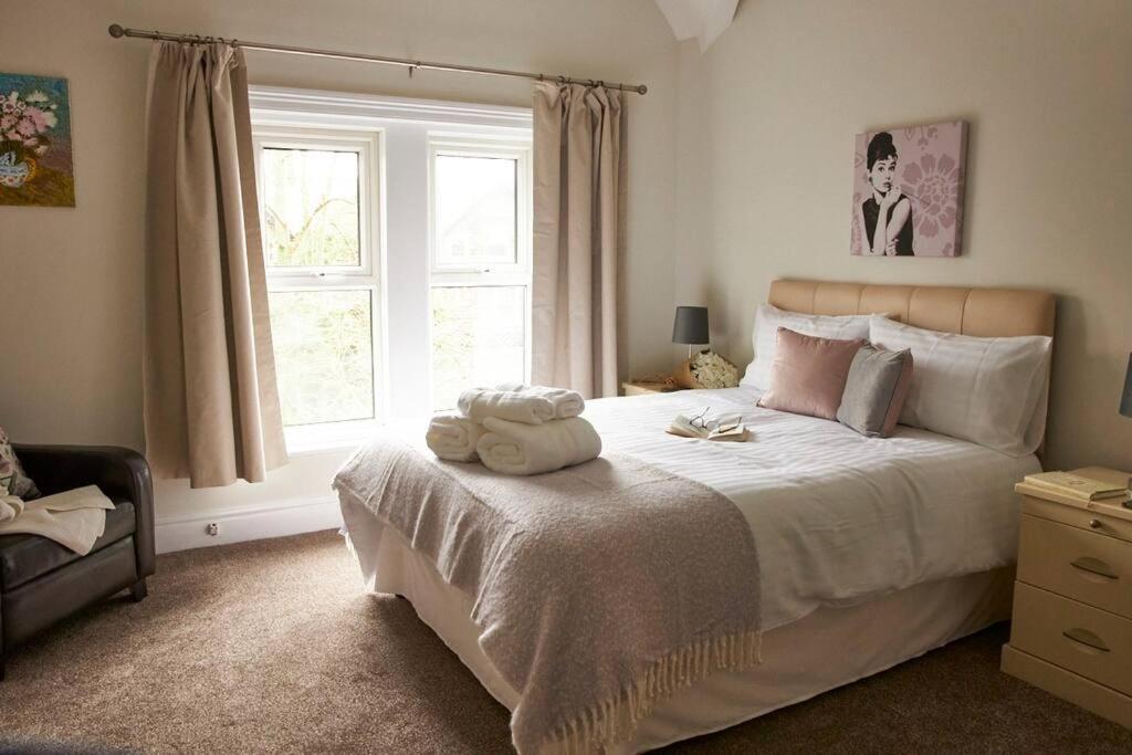 Comfy Big 7 Bedroom Townhouse Χαρογκέιτ Εξωτερικό φωτογραφία