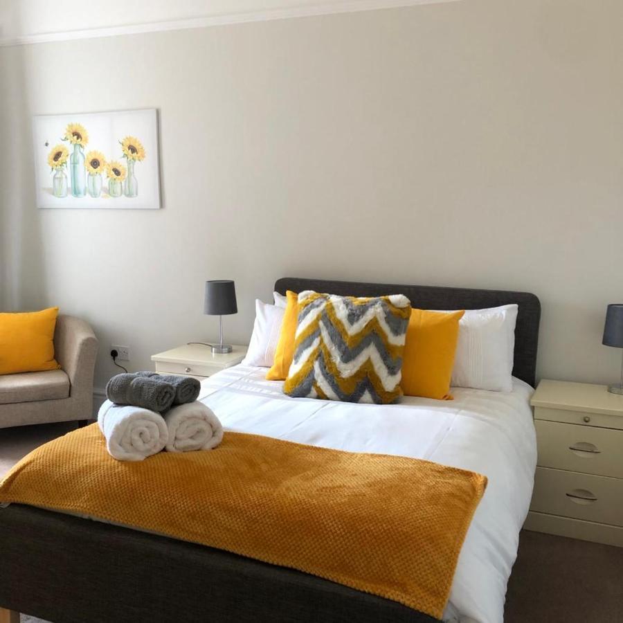 Comfy Big 7 Bedroom Townhouse Χαρογκέιτ Εξωτερικό φωτογραφία