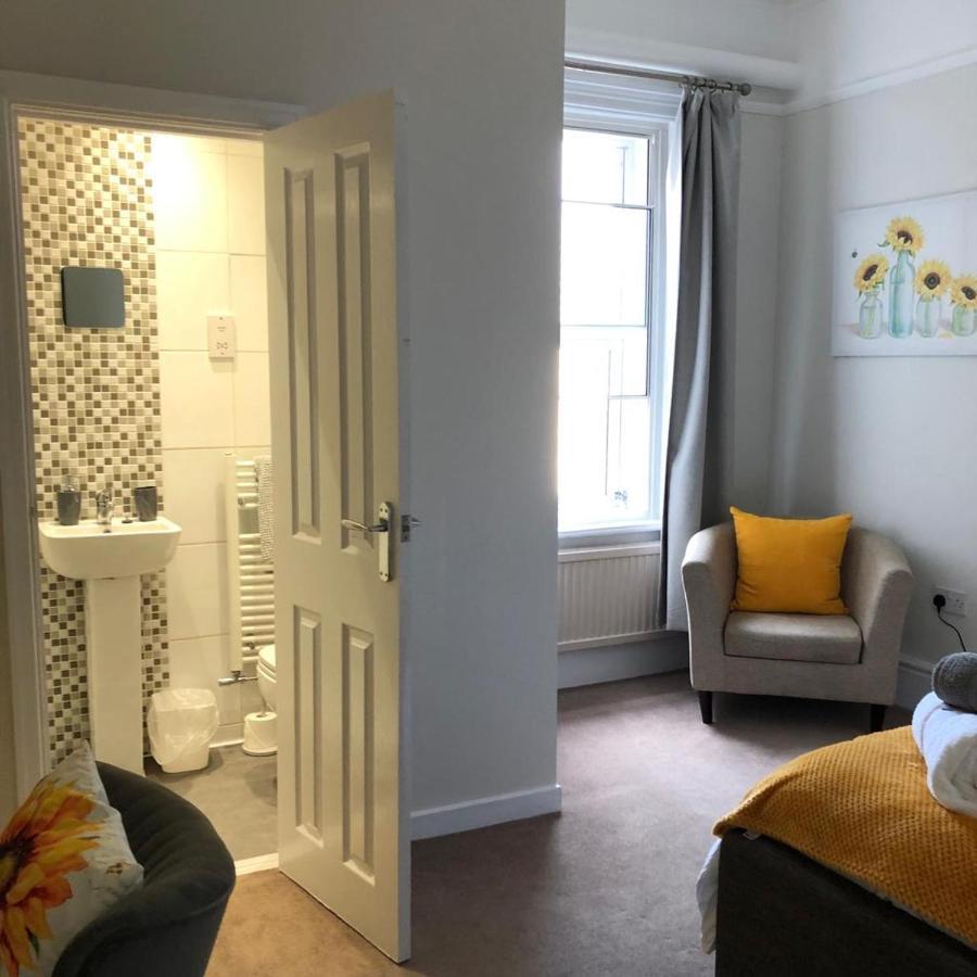 Comfy Big 7 Bedroom Townhouse Χαρογκέιτ Εξωτερικό φωτογραφία
