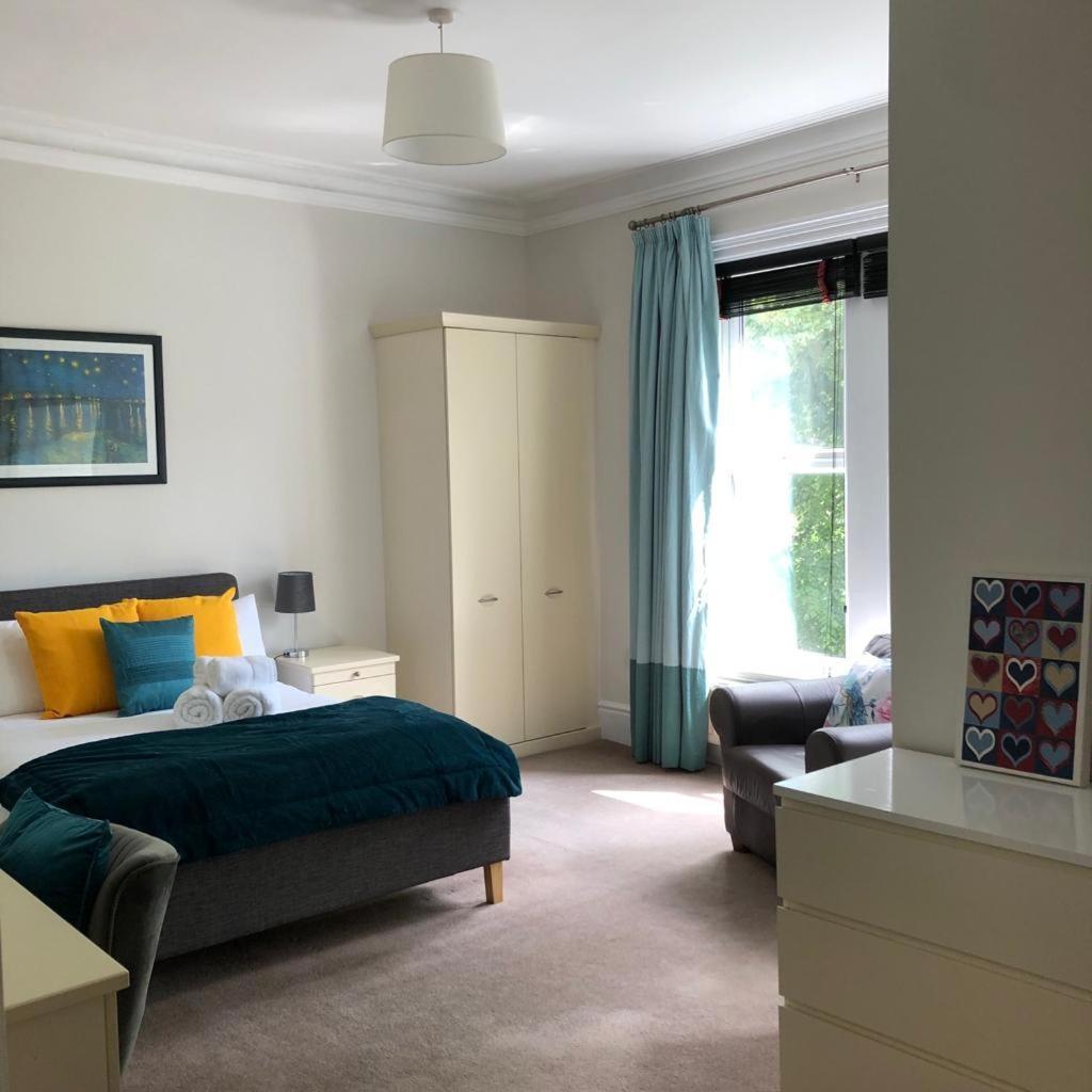 Comfy Big 7 Bedroom Townhouse Χαρογκέιτ Εξωτερικό φωτογραφία